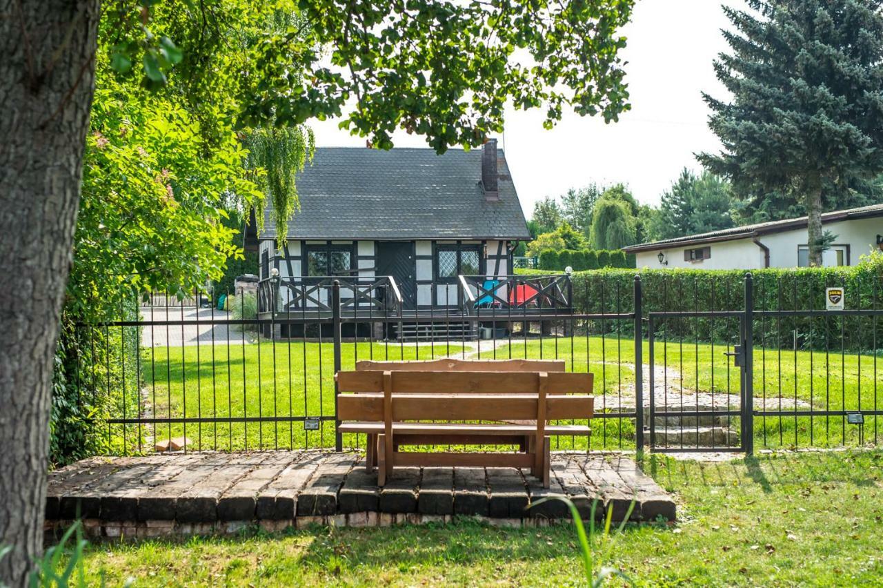 Dom Nad Jeziorem Sapowice エクステリア 写真