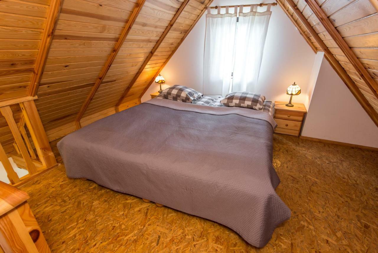 Dom Nad Jeziorem Sapowice エクステリア 写真